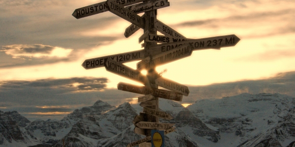 crossroad-roadsign_00285973-600x300